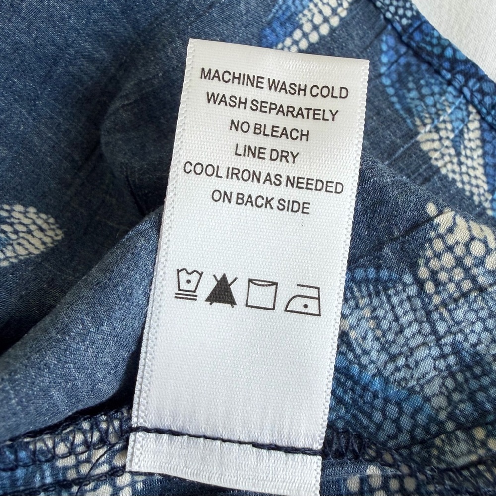 Counterparts Size S Navy Blue Floral Pull Over Blouse  Rayon Blend Casual Career - Picture 8 of 9